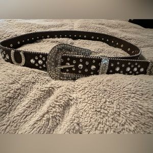 Horse shoe belt